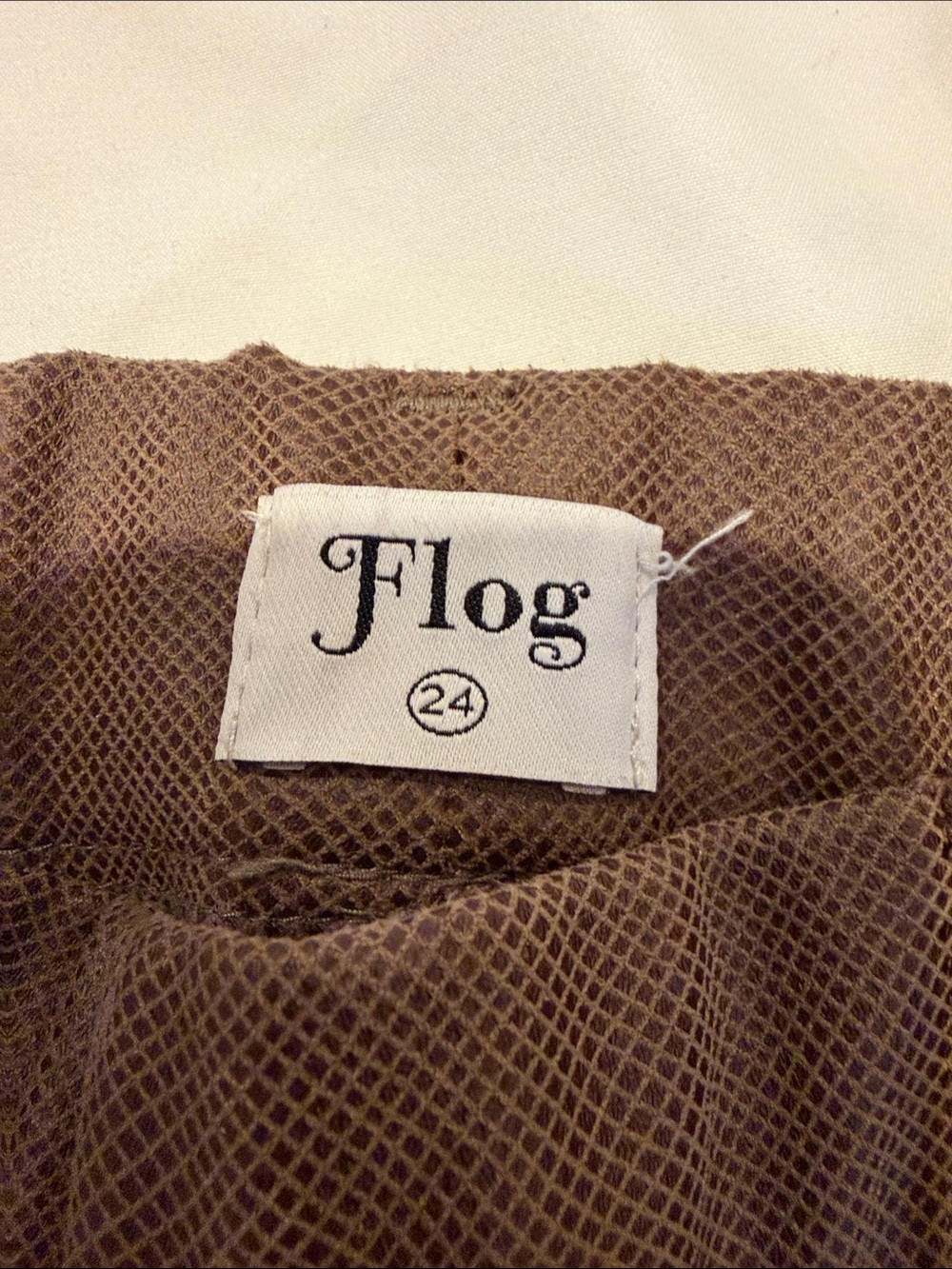 Flog - Picture 2 of 4